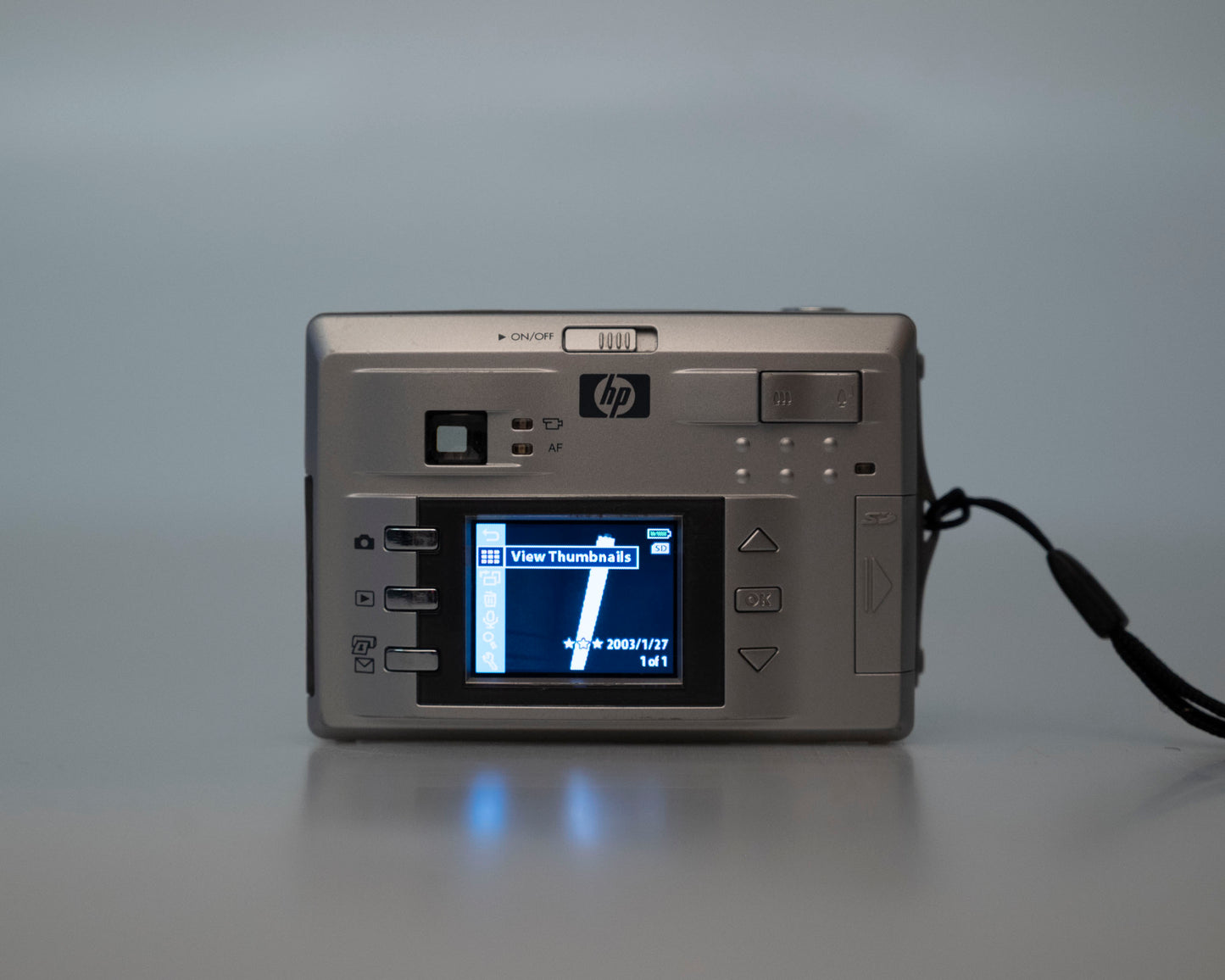 HP Photosmart 735 3.2 MP CCD sensor digicam w/ 512MB SD (serial Q2210A)