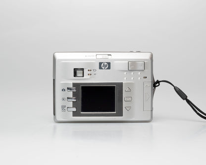 HP Photosmart 735 3.2 MP CCD sensor digicam w/ 512MB SD (serial Q2210A)