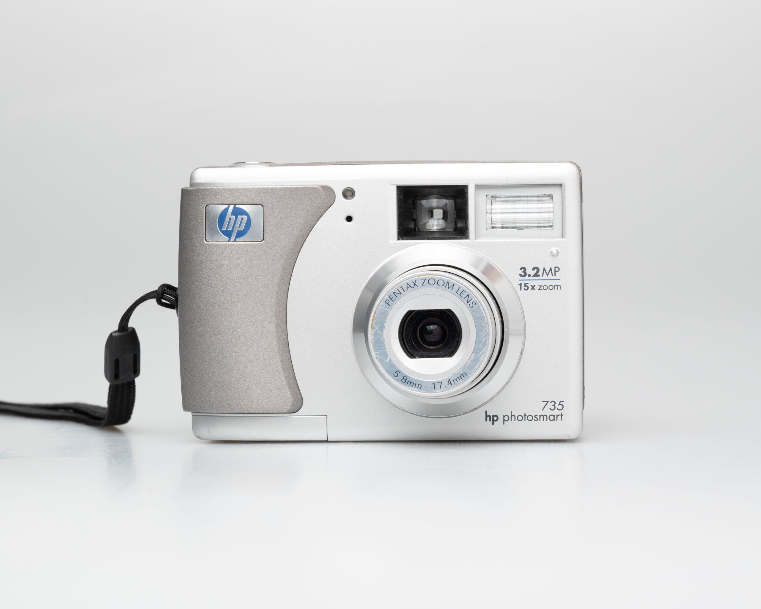 HP Photosmart 735 3.2 MP CCD sensor digicam w/ 512MB SD (serial