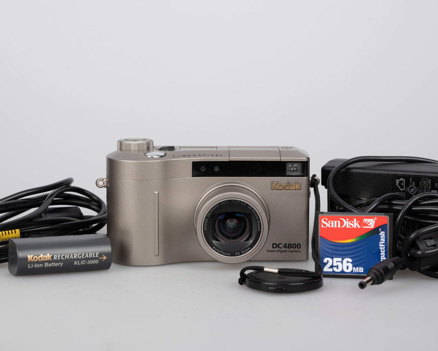 Kodak DC4800 3.1 megapixel CCD digicam w/ 256 MB CF card + battery + charger