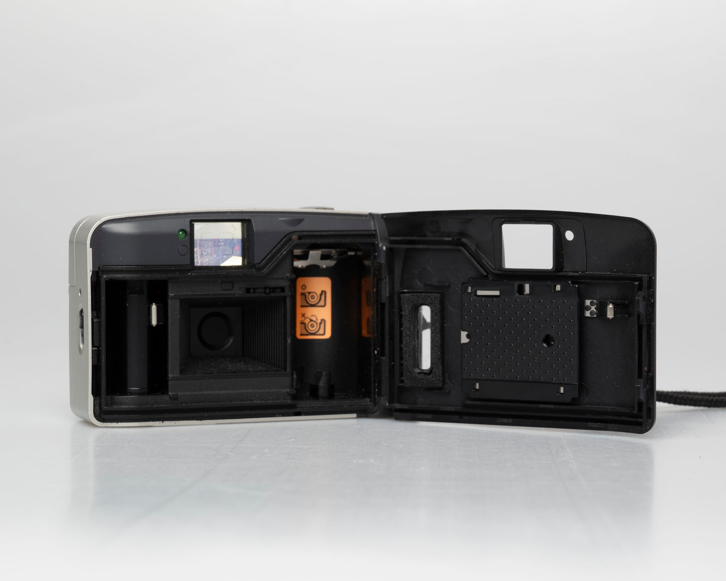 Kodak KE40 Easyload 35mm camera (serial 0652570)