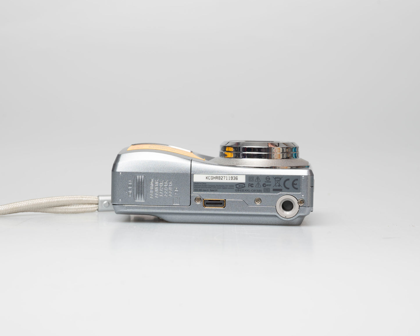 Kodak EasyShare C813 8.2 MP digicam w/ original box + manual + 4GB SD card (serial KCGHRB2711936)