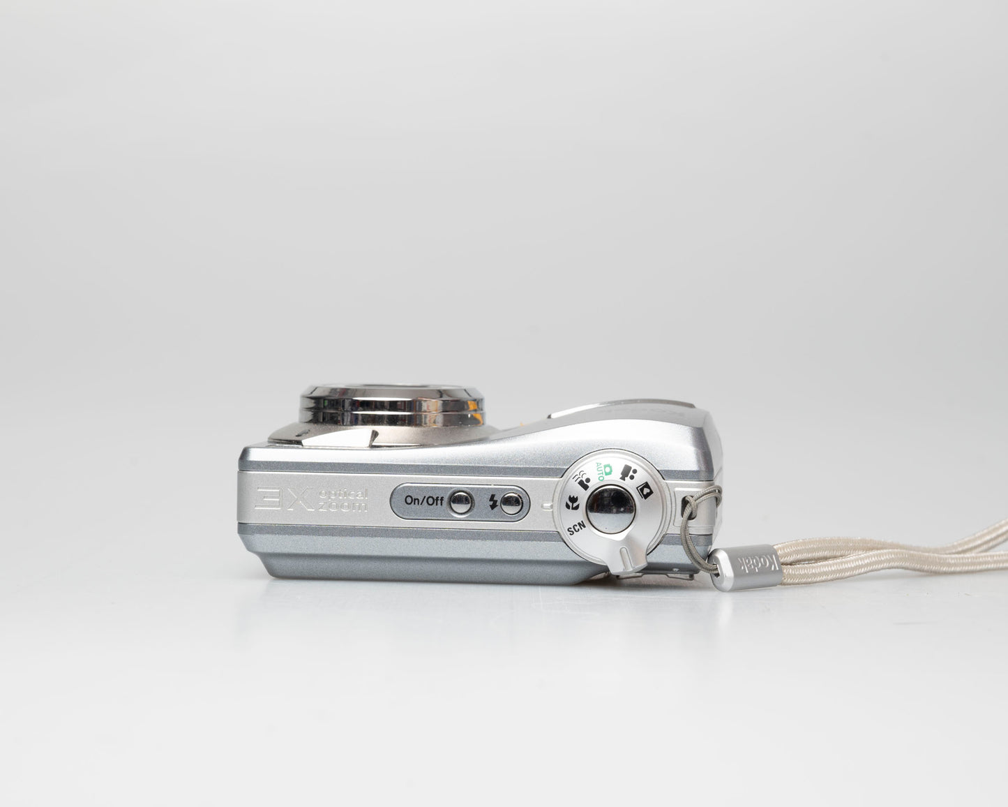 Kodak EasyShare C813 8.2 MP digicam w/ original box + manual + 4GB SD card (serial KCGHRB2711936)
