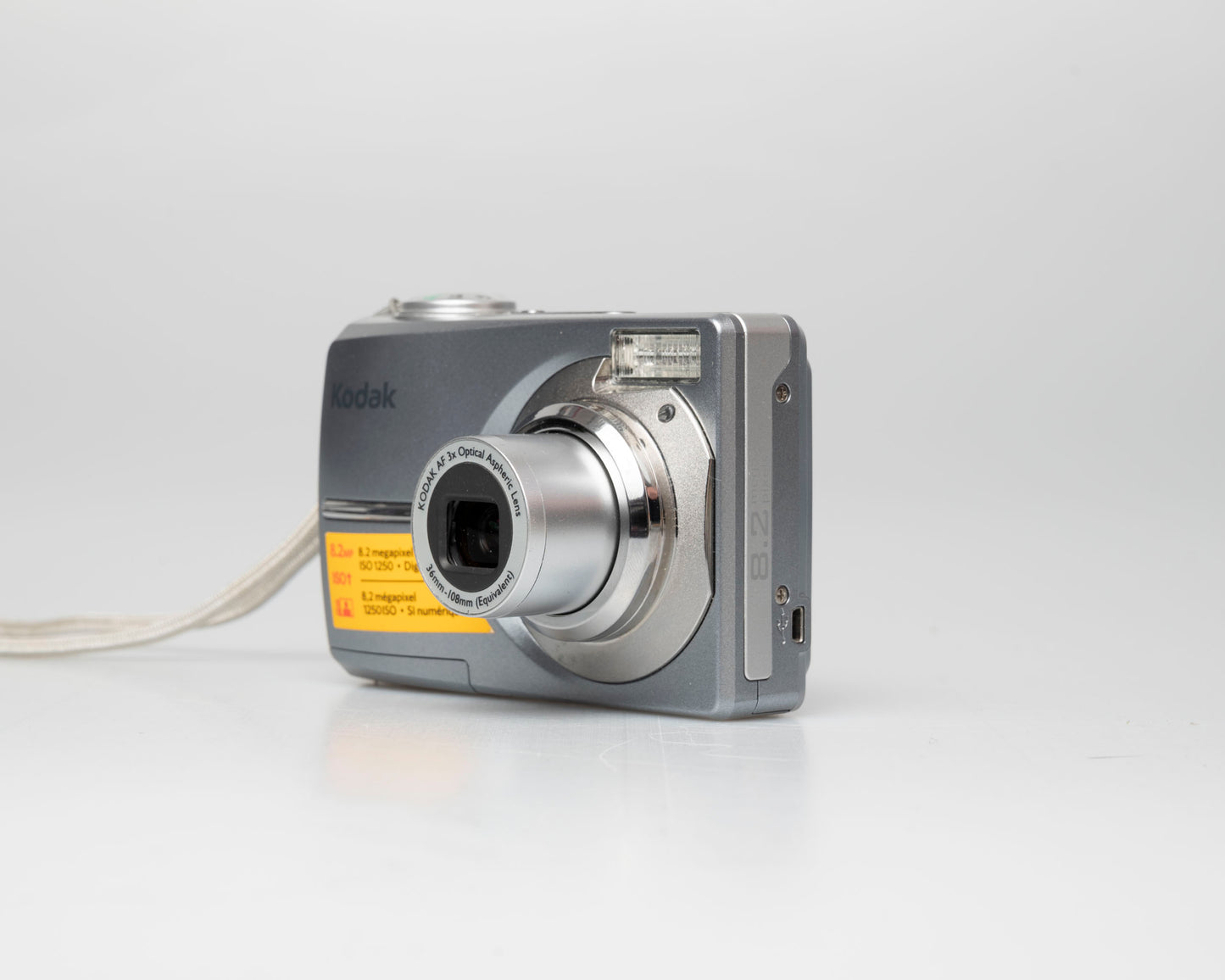 Kodak EasyShare C813 8.2 MP digicam w/ original box + manual + 4GB SD card (serial KCGHRB2711936)