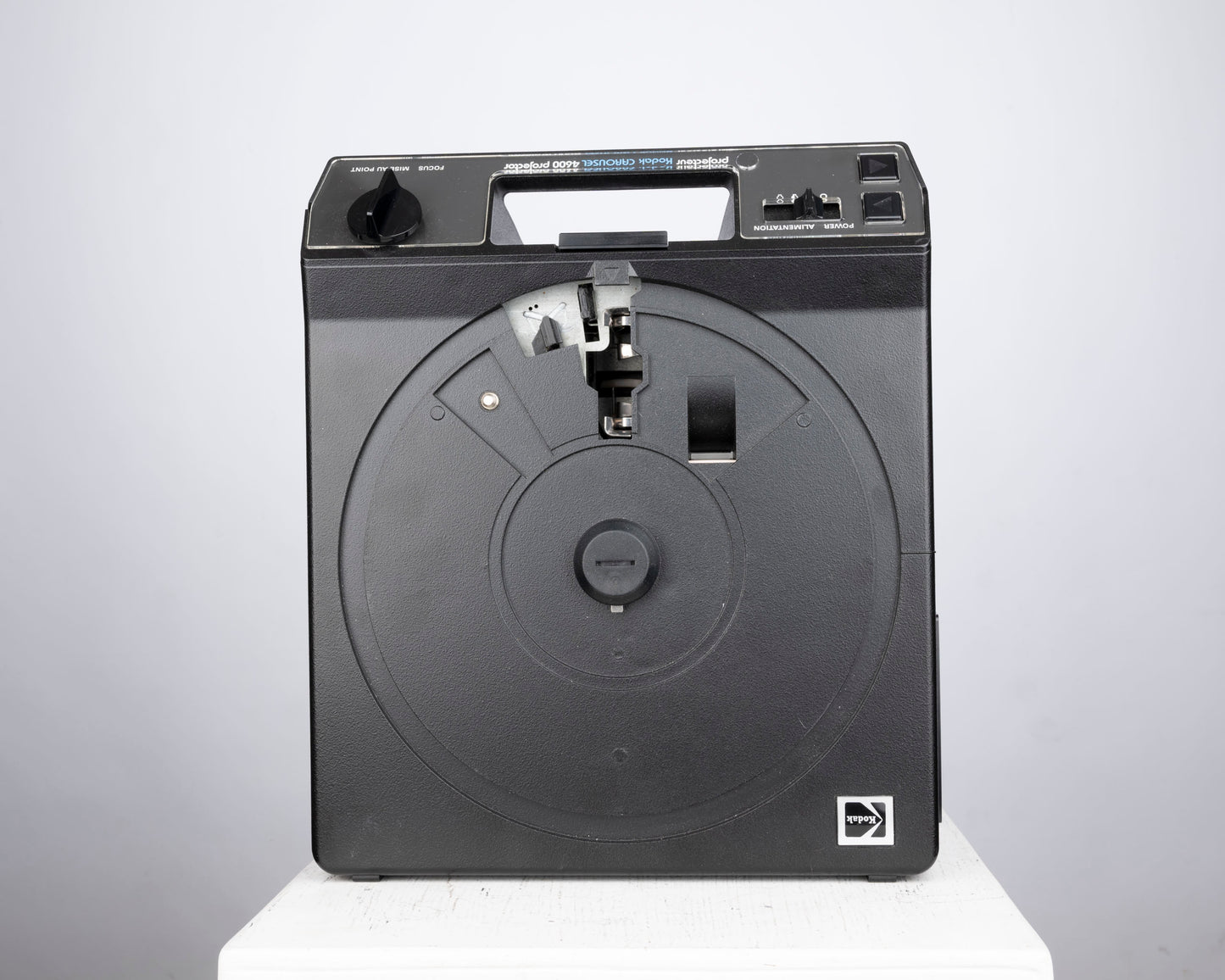 Kodak Carousel 4600 35mm slide projector w/ Ektanar C 102mm f2.8 lens (155965)