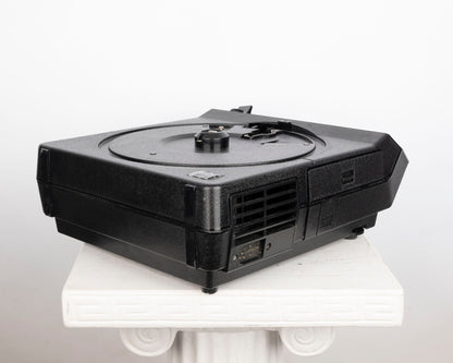 Kodak Carousel 4600 35mm slide projector w/ Ektanar C 102mm f2.8 lens (serial 179613)