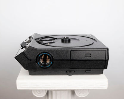 Kodak Carousel 4600 35mm slide projector w/ Ektanar C 102mm f2.8 lens (serial 179613)