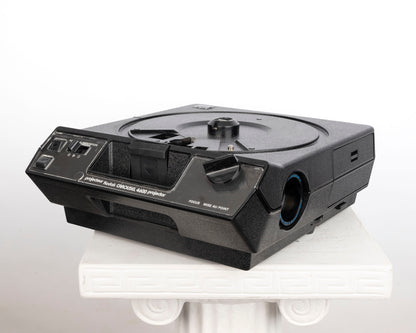 Kodak Carousel 4600 35mm slide projector w/ Ektanar C 102mm f2.8 lens (serial 179613)