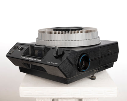 Projecteur de diapositives Kodak Carousel 4600 35 mm avec objectif Ektanar C 102 mm f2.8 (série 21513219)