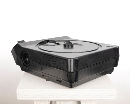Kodak Carousel 4600 35mm slide projector w/ Ektanar C 102mm f2.8 lens (serial 265187)