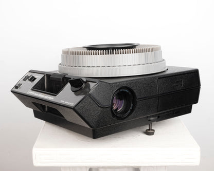 Kodak Carousel 4600 35mm slide projector w/ Ektanar C 102mm f2.8 lens (serial 265187)