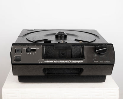 Kodak Carousel 4600 35mm slide projector w/ Ektanar C 102mm f2.8 lens (serial 265187)
