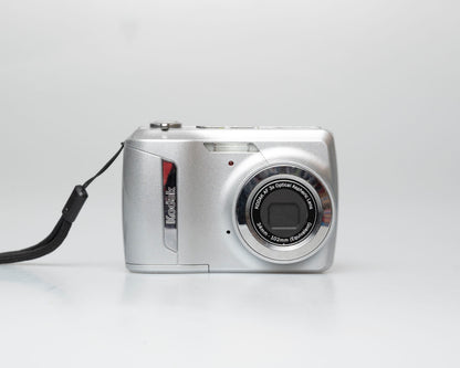 Kodak Easyshare C142 10 MP CCD sensor digicam w/ 1 GB SD card (serial KCTFM01010999)