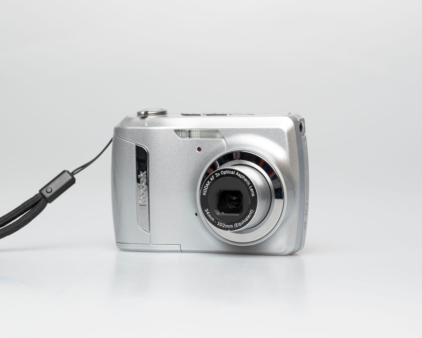 Kodak Easyshare C142 10 MP CCD sensor digicam w/ 1 GB SD card (serial KCTFM01010999)