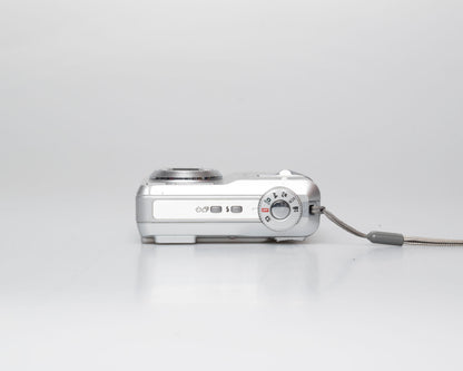 Kodak EasyShare C643 6.1 megapixel CCD sensor digicam w/ 1 GB SD card (uses AA batteries)