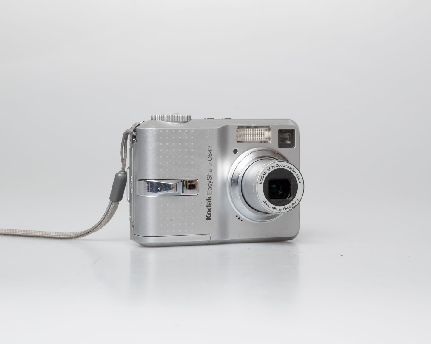 Kodak EasyShare C643 6.1 megapixel CCD sensor digicam w/ 1 GB SD card (uses AA batteries)