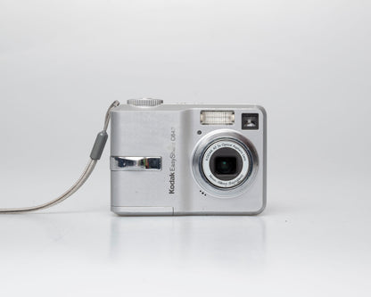 Kodak EasyShare C643 6.1 megapixel CCD sensor digicam w/ 1 GB SD card (uses AA batteries)
