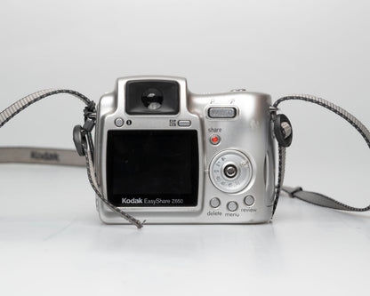 Kodak Easyshare Z650 6 MP digicam w/ 2GB SD card (serial KCKFL63117002)