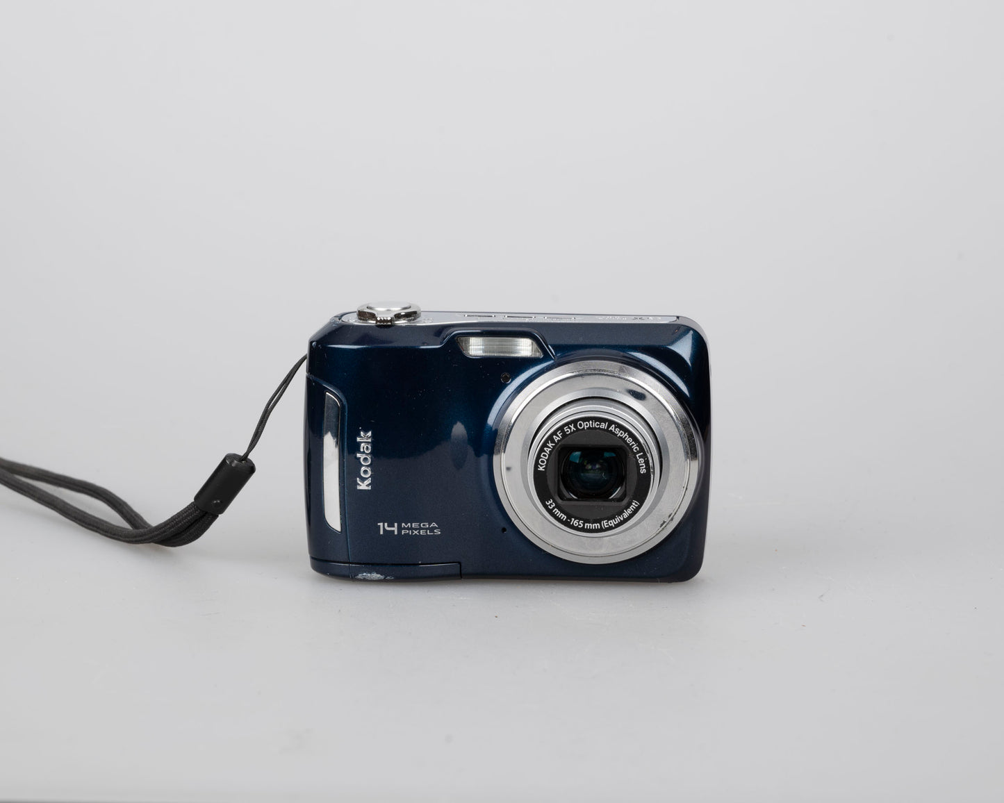Kodak Easyshare C195 14 MP CCD sensor digicam w/ manual and USB cable (uses AA batteries and SD memory cards)