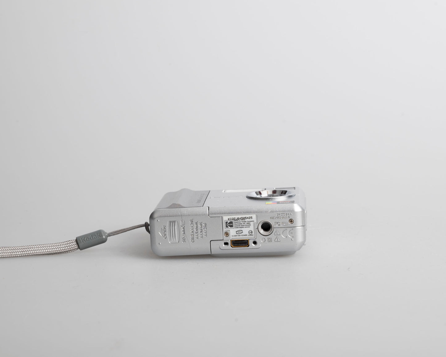 Appareil photo numérique à capteur CCD Kodak EasyShare C530 de 5 mégapixels avec carte SD de 256 Mo (utilise des piles AA)