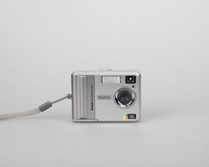 Appareil photo numérique à capteur CCD Kodak EasyShare C530 de 5 mégapixels avec carte SD de 256 Mo (utilise des piles AA)