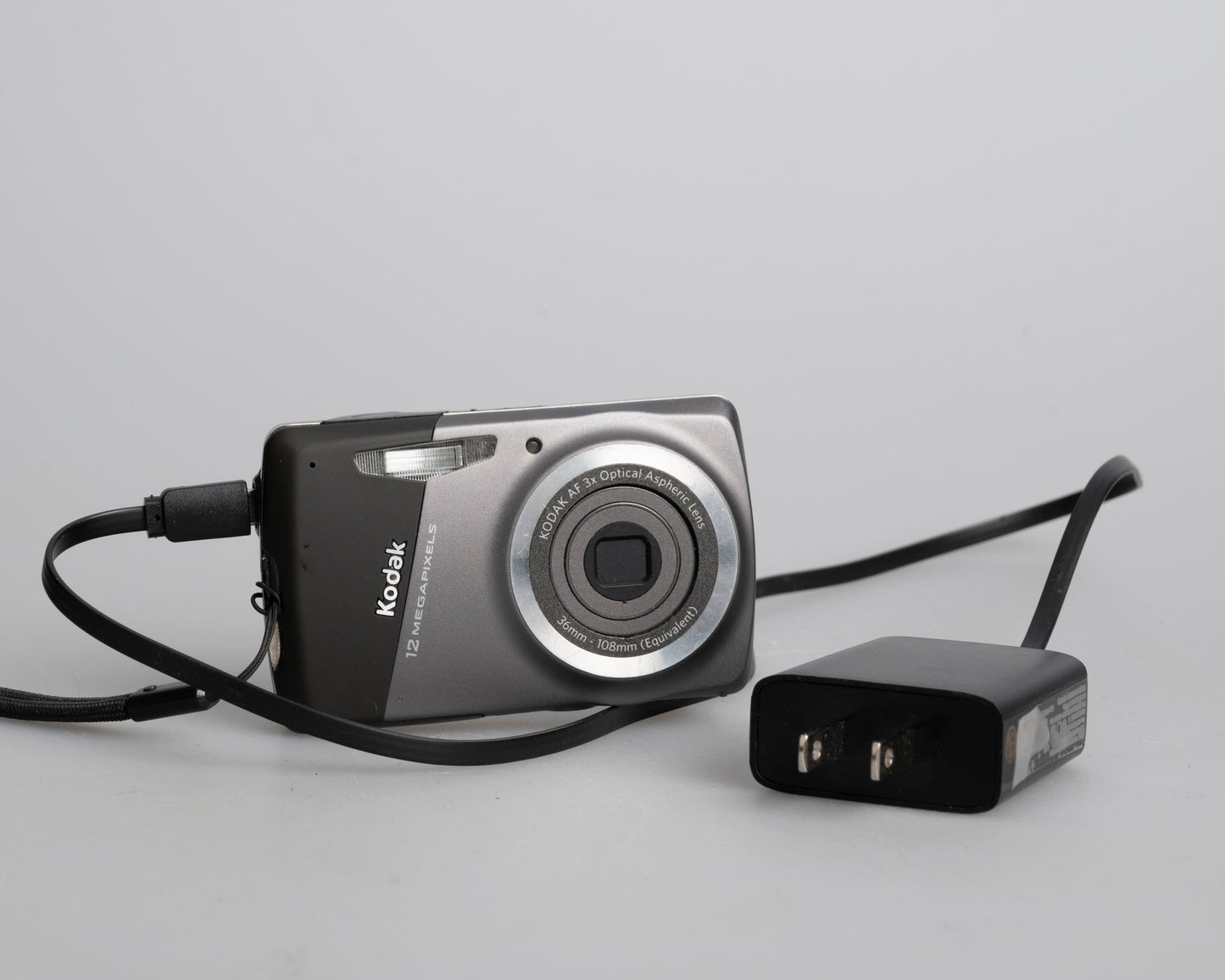 Appareil photo numérique à capteur CCD Kodak Easyshare M530 12 MP avec chargeur + batterie (utilise la mémoire de la carte SD)