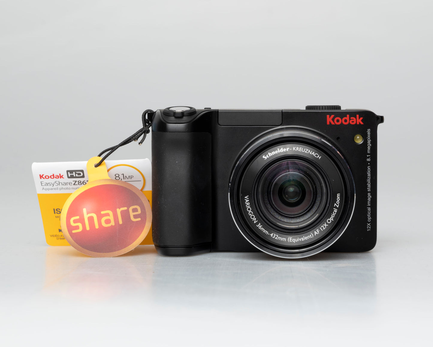 Kodak Easyshare Z8612 IS digicam w/ 8.1 MP CCD sensor + 8GB SD card (New Old Stock)