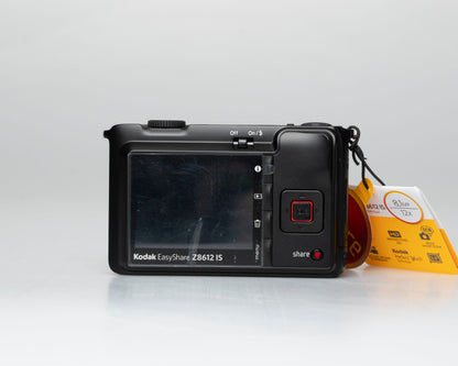 Kodak Easyshare Z8612 IS digicam w/ 8.1 MP CCD sensor + 8GB SD card (New Old Stock)