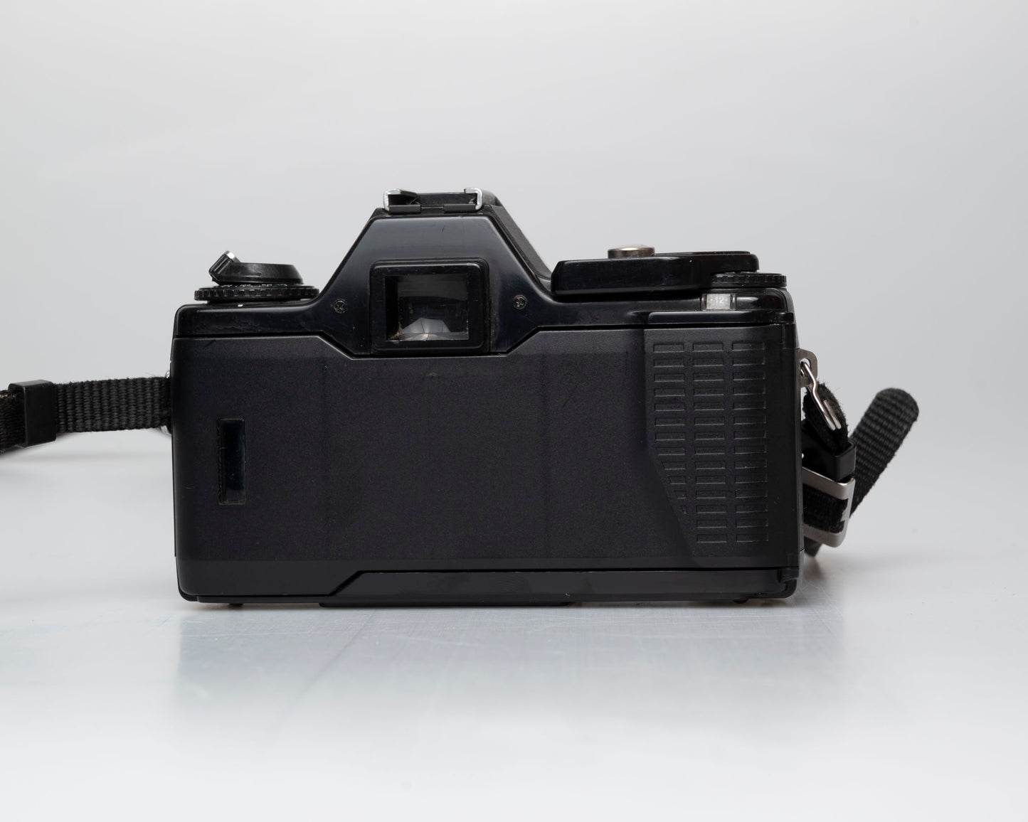 Konica TC-X appareil photo reflex 35mm avec objectif Hexanon AR 50mm f1.8 + manuel (numéro de série 268882)
