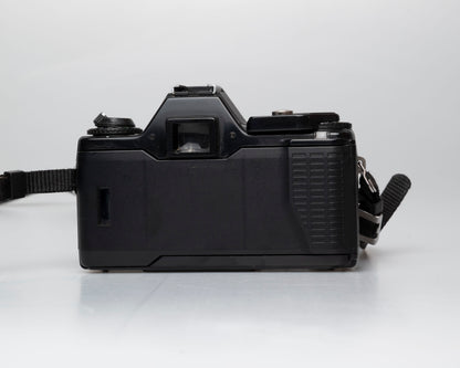 Konica TC-X appareil photo reflex 35mm avec objectif Hexanon AR 50mm f1.8 + manuel (numéro de série 268882)
