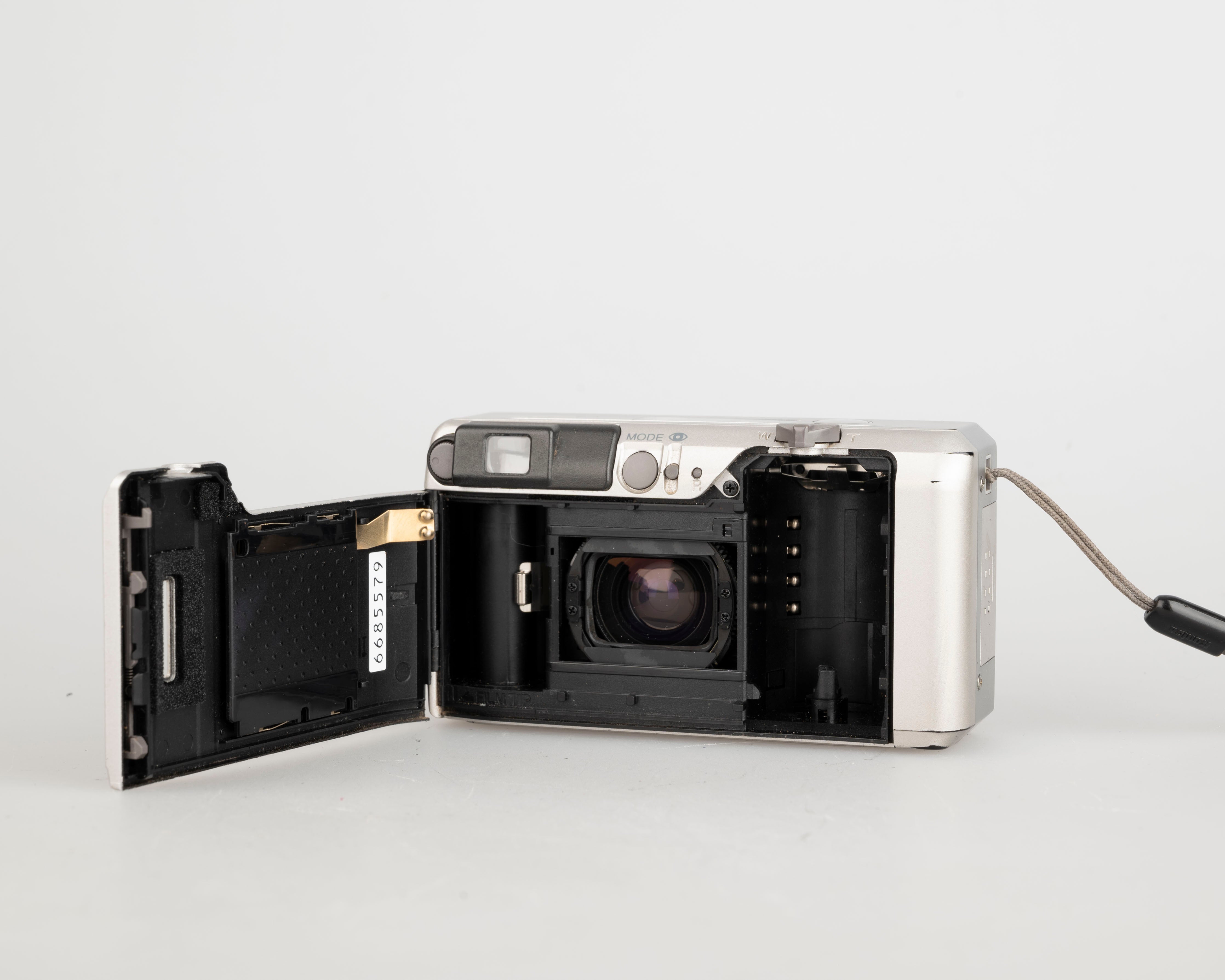 Konica Lexio 70 compact 35mm camera w/ case (serial 6685579) – New