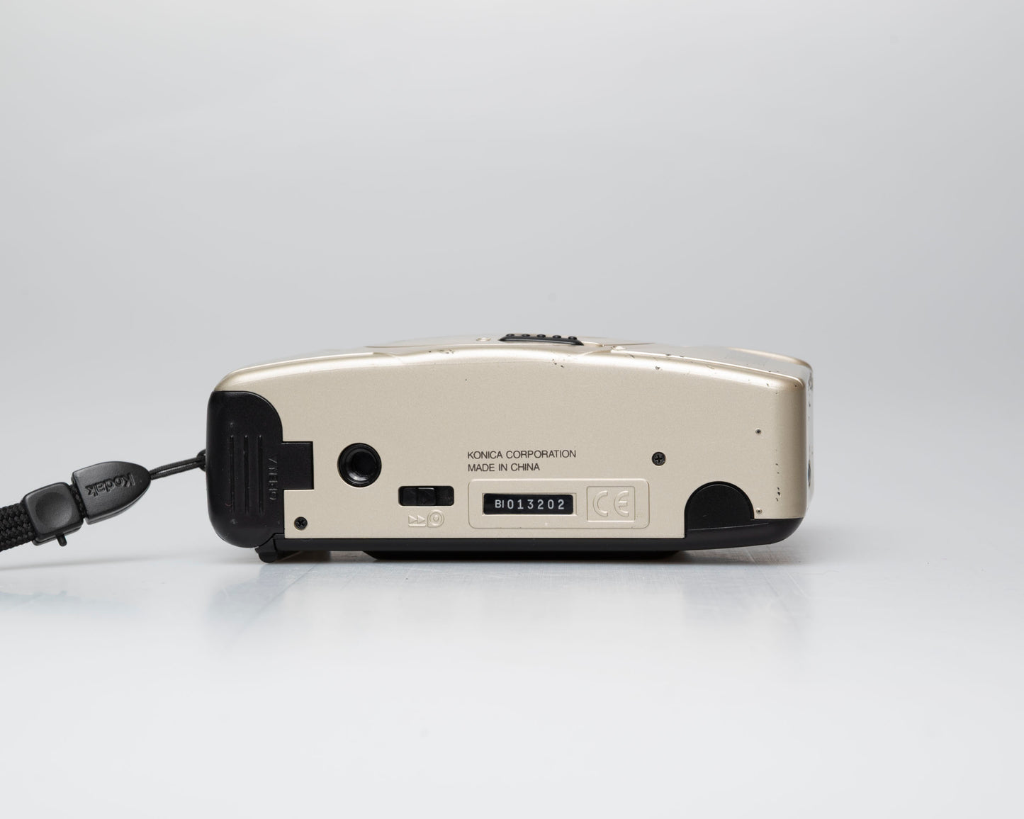 Konica Pop BF-88 35mm point-and-shoot camera (serial BI013202)