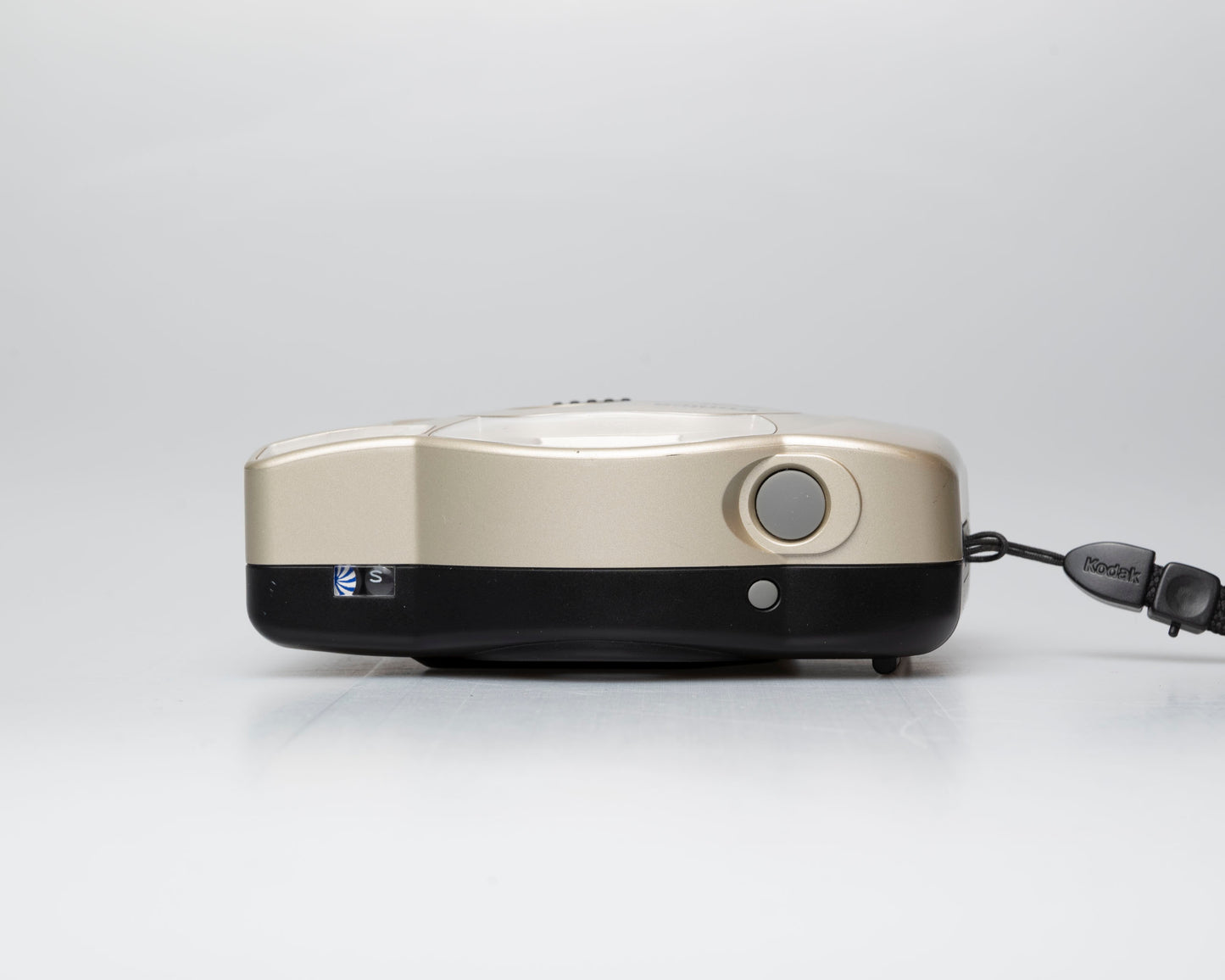 Konica Pop BF-88 35mm point-and-shoot camera (serial BI013202)