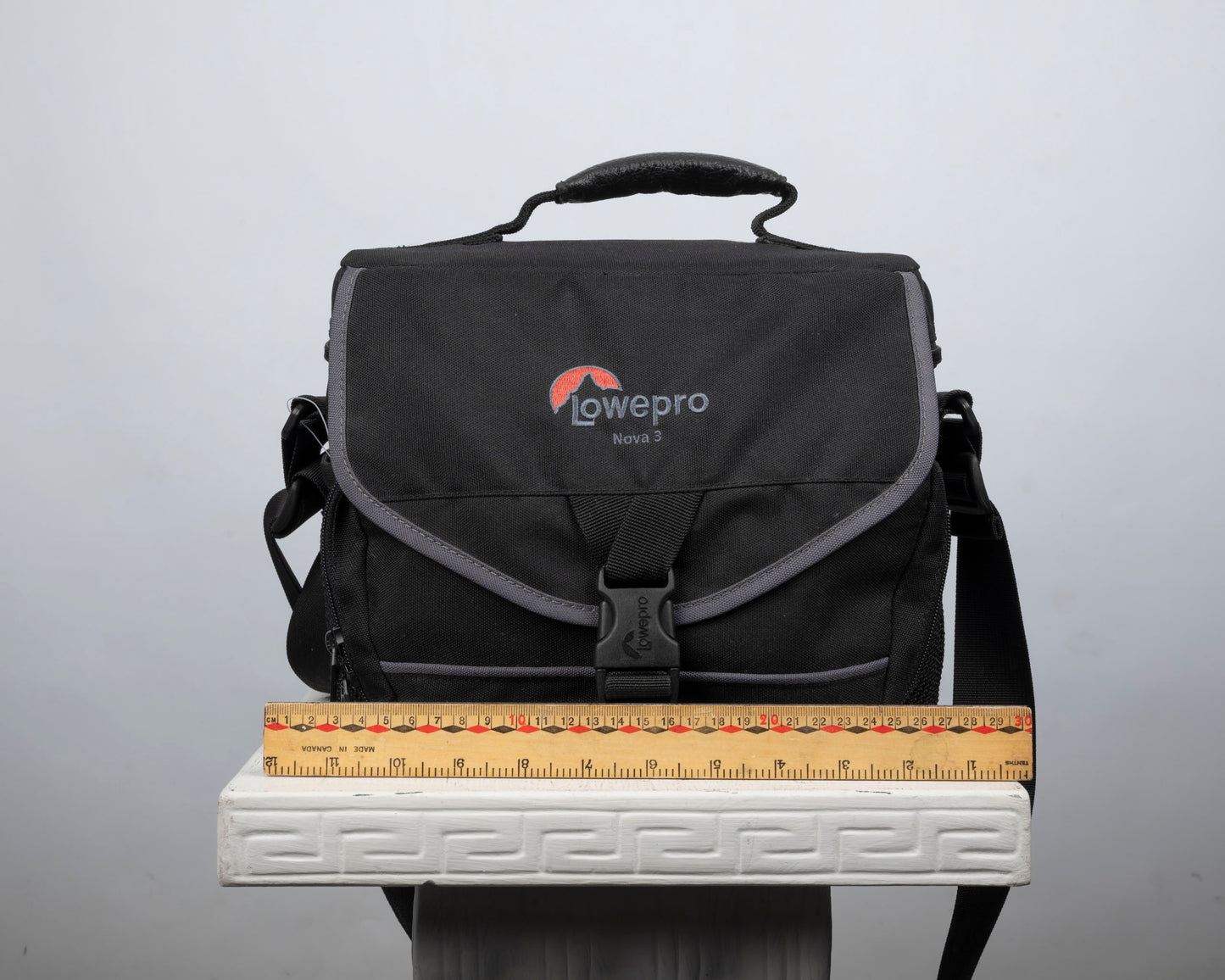Lowepro Nova 3 mid-size camera bag