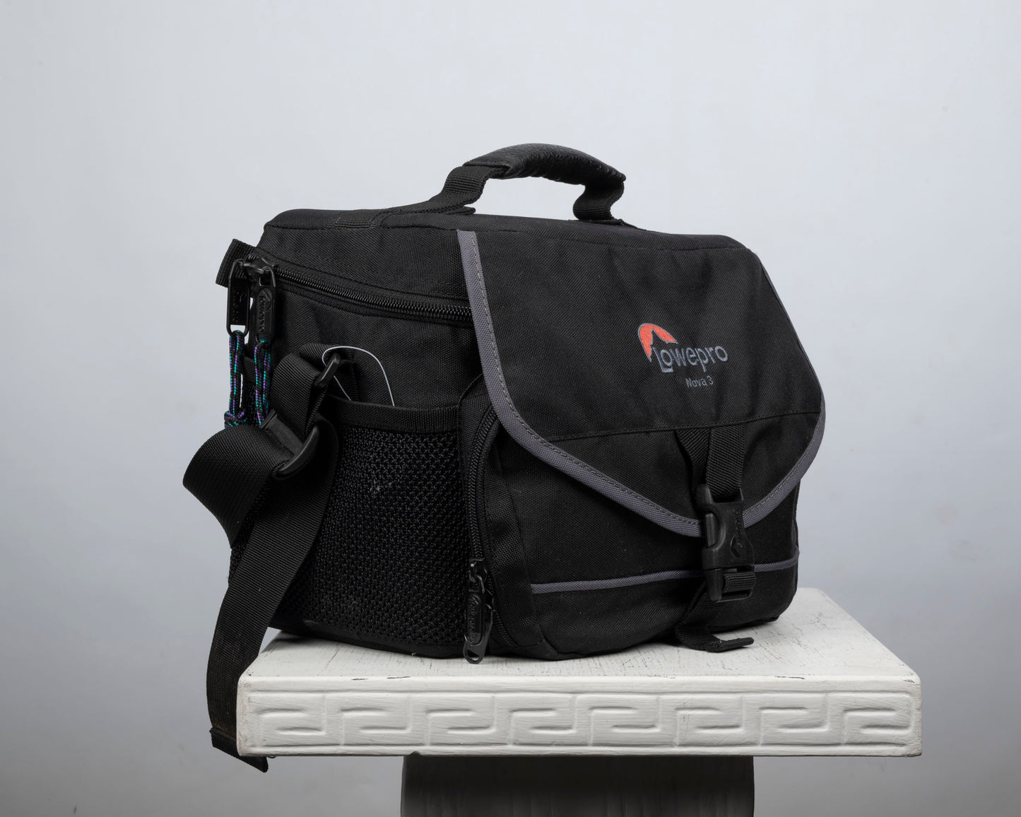 Lowepro Nova 3 mid-size camera bag