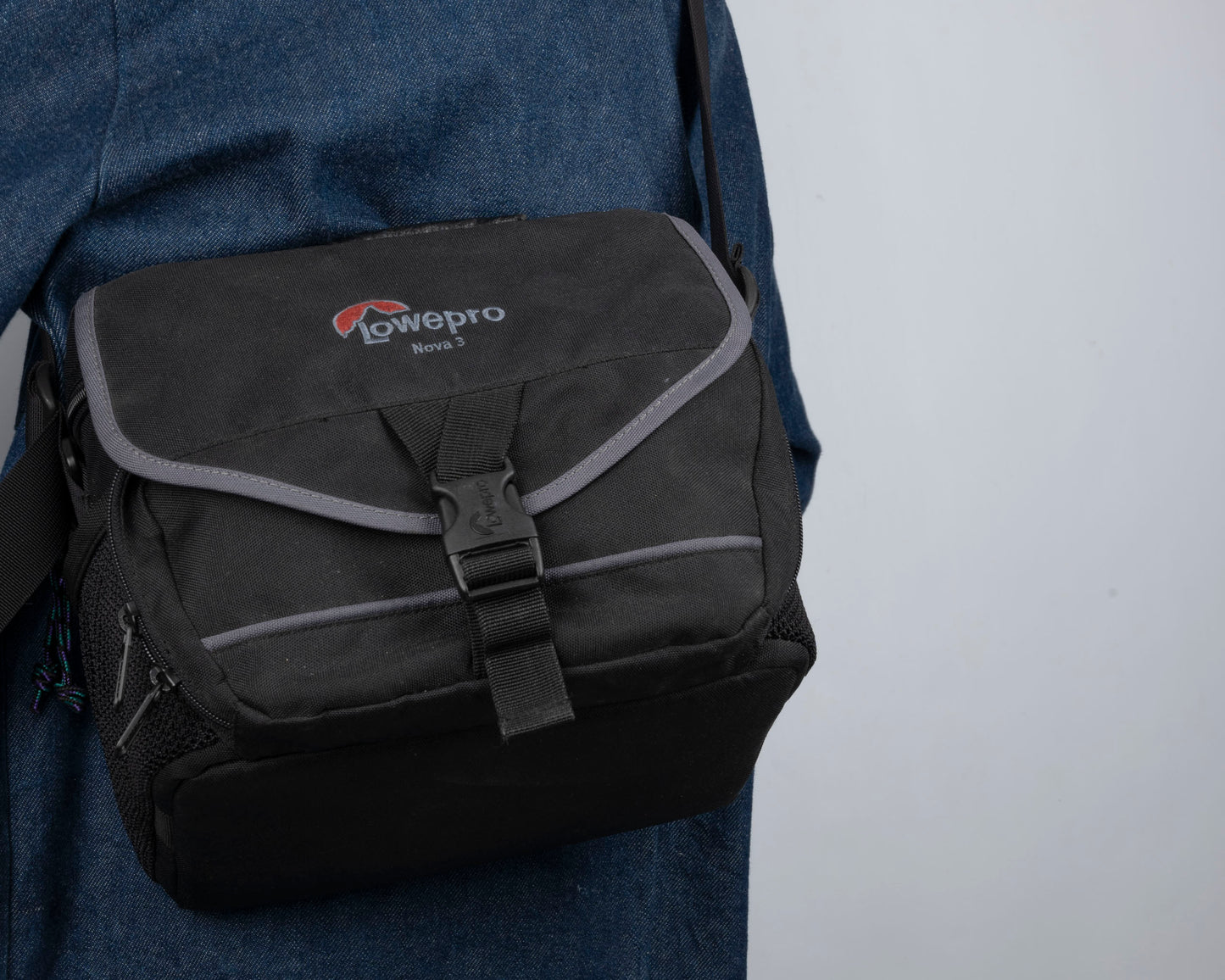 Lowepro Nova 3 mid-size camera bag