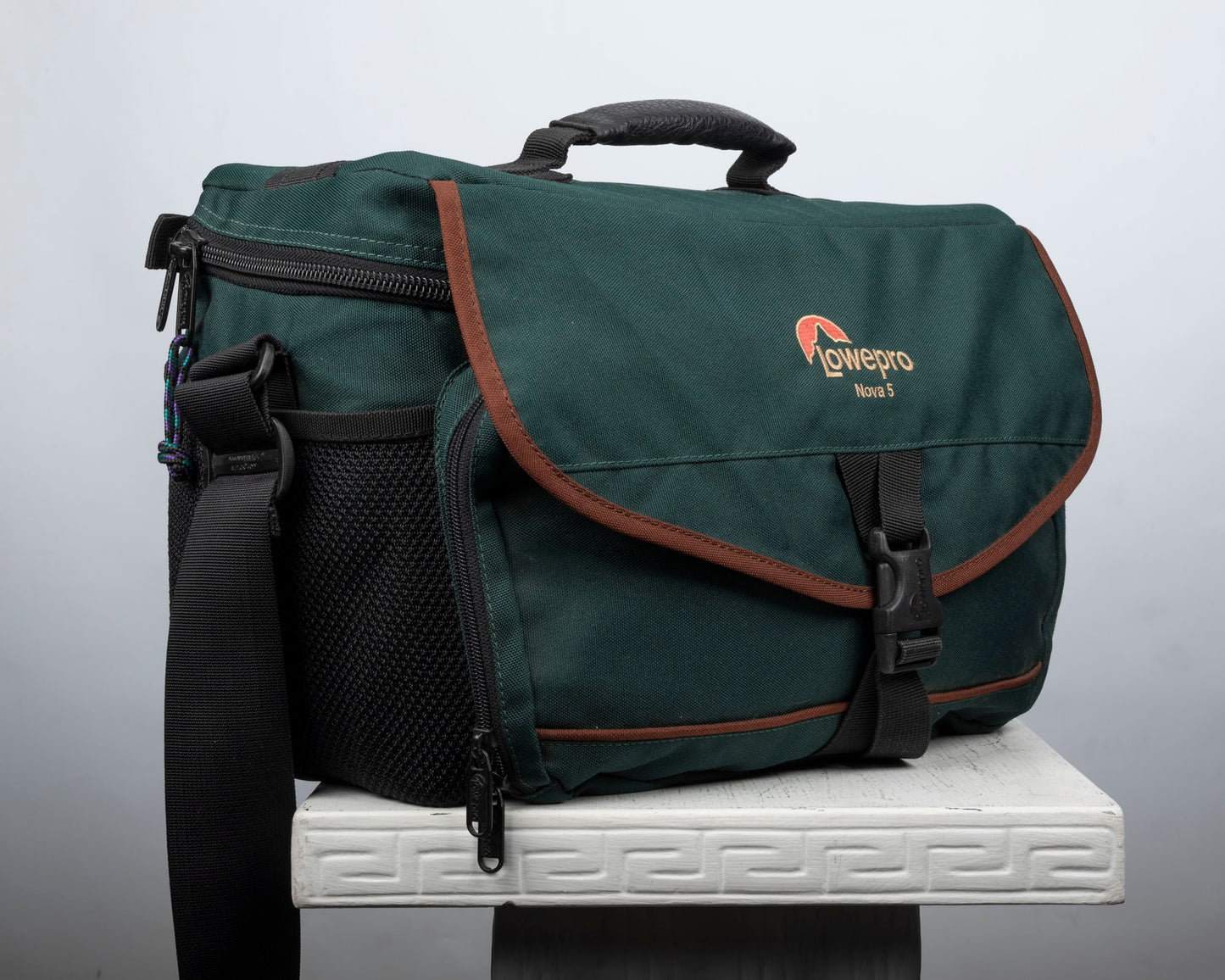 Grand sac pour appareil photo Lowepro Nova 5