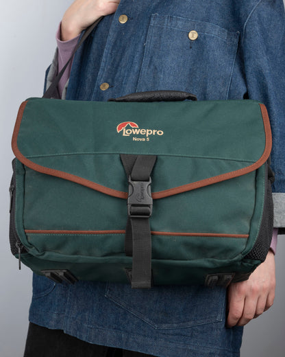 Grand sac pour appareil photo Lowepro Nova 5