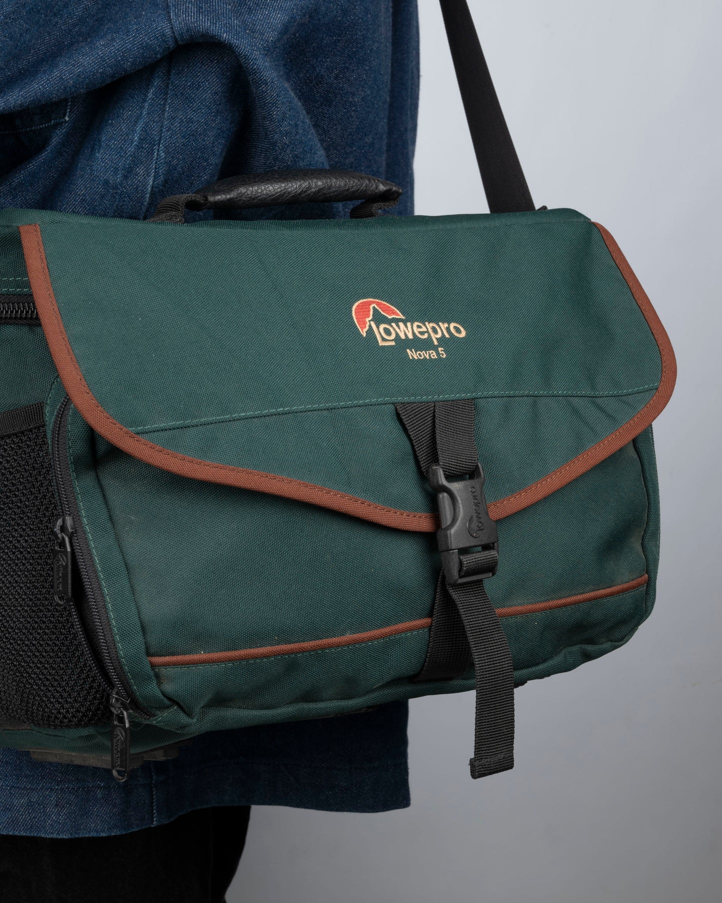 Grand sac pour appareil photo Lowepro Nova 5