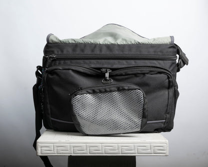 Lowepro Nova 5 grand sac pour appareil photo (noir avec bordure grise)