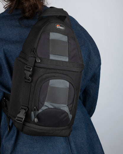 Caméra arrière Lowepro SlingShot 100 AW