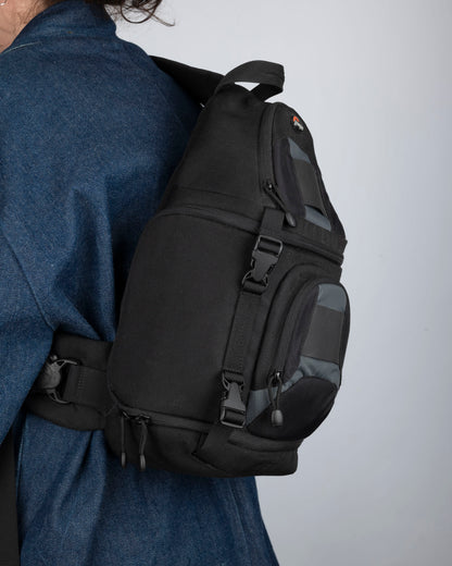Caméra arrière Lowepro SlingShot 100 AW