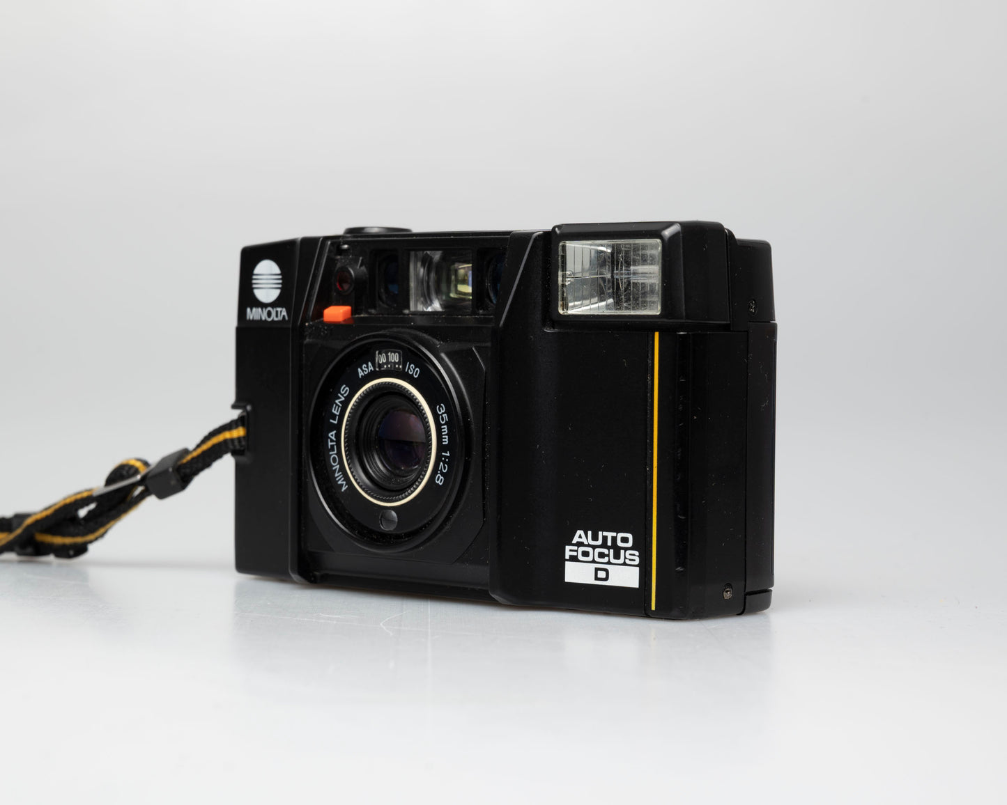 Minolta AF-S Auto Focus D 35mm camera w/ case (serial 5040389)