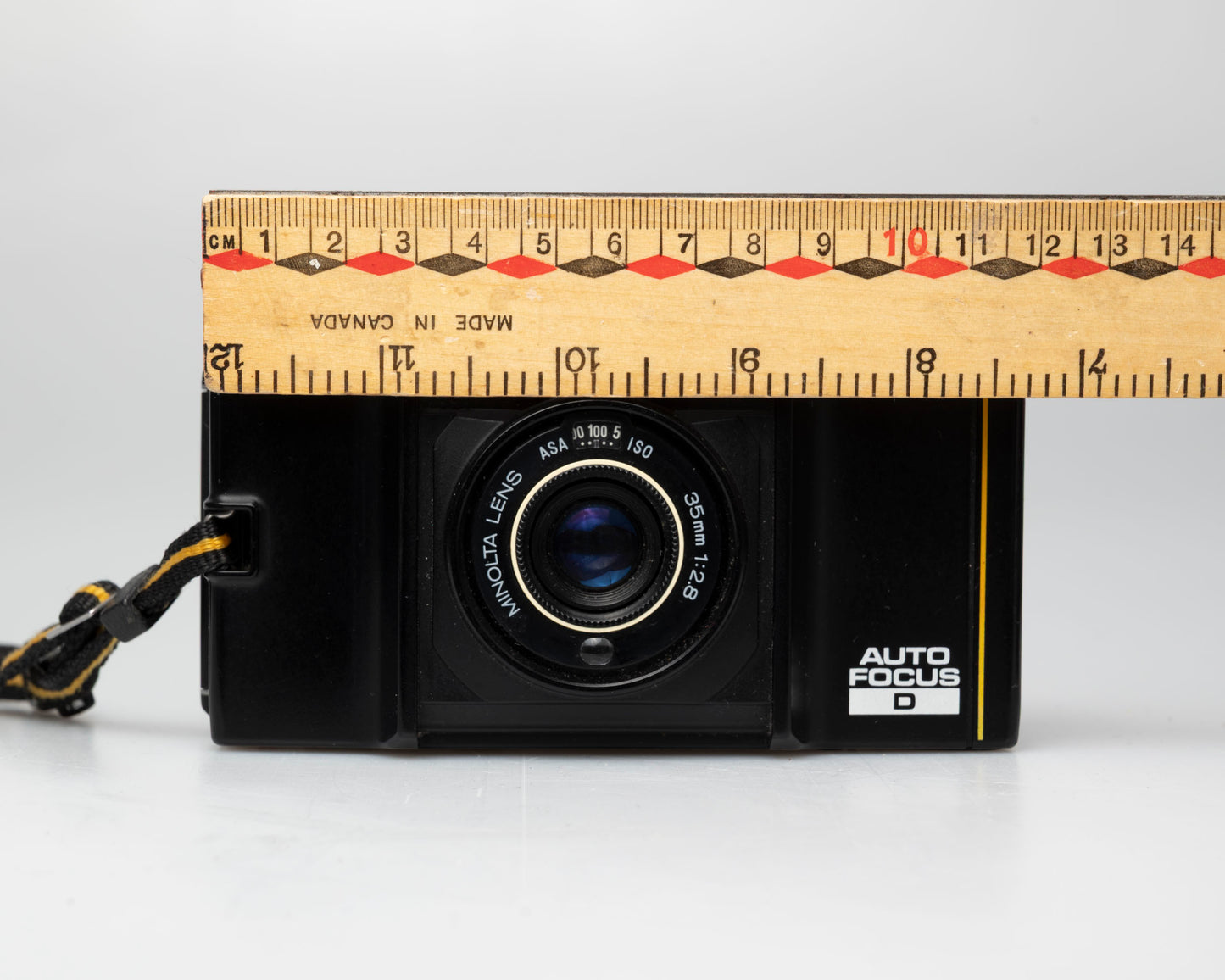 Minolta AF-S Auto Focus D 35mm camera w/ case (serial 5040389)