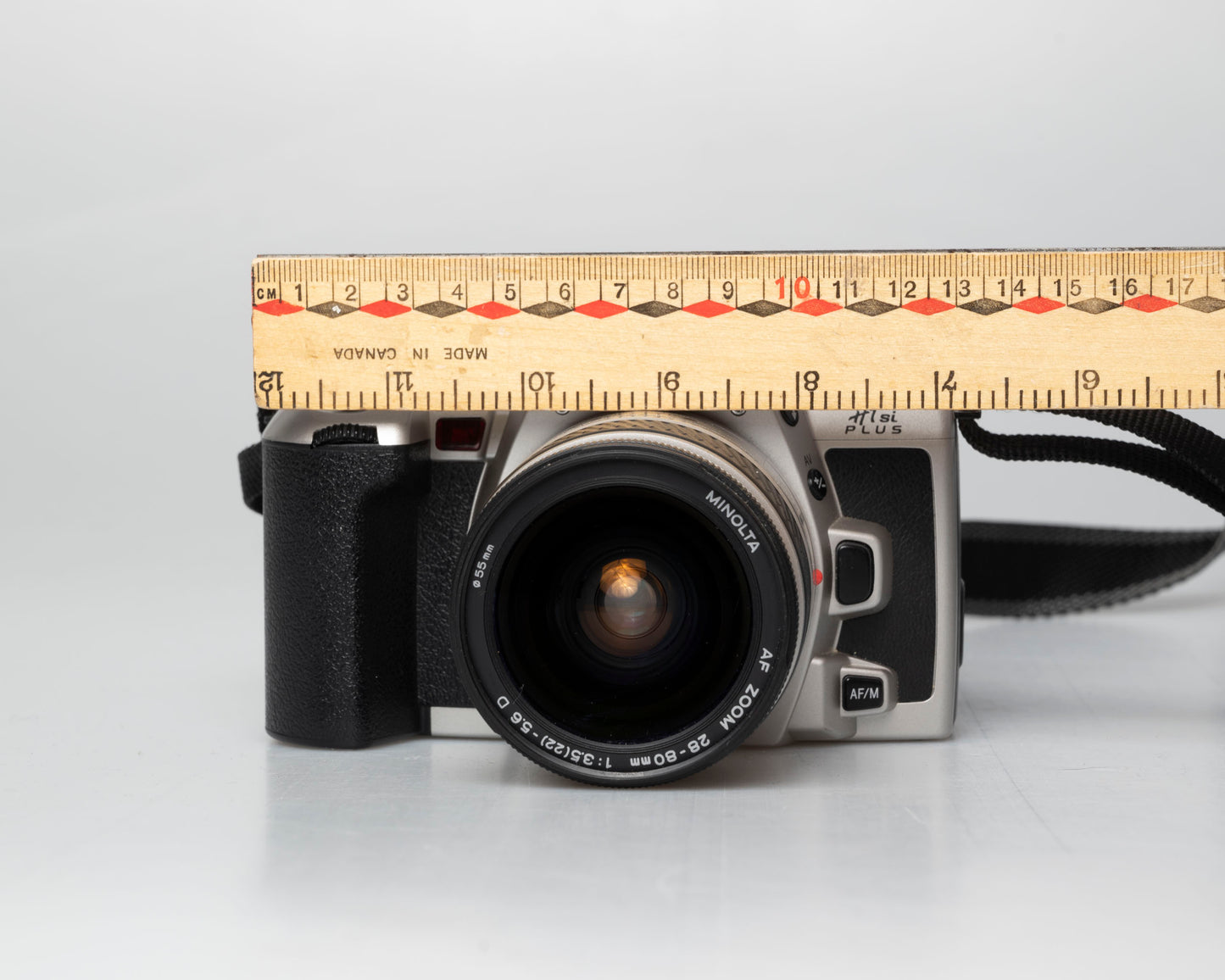 Minolta Maxxum HTsi Plus 35mm film SLR w/ 28-80mm lens (serial 93203660)