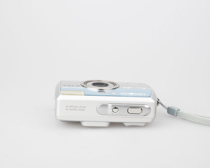 Appareil photo numérique Minolta Dimage E323 avec capteur CCD 3,2 MP (utilise des piles AA et des cartes mémoire SD)