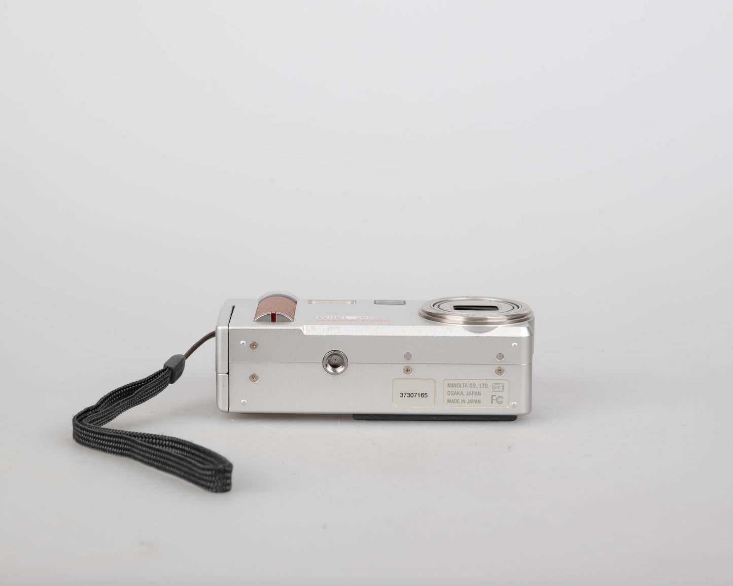 Minolta DiMage F200 4 MP CCD sensor digicam w/ 256MB SD + original box + manuals (uses AA batteries)