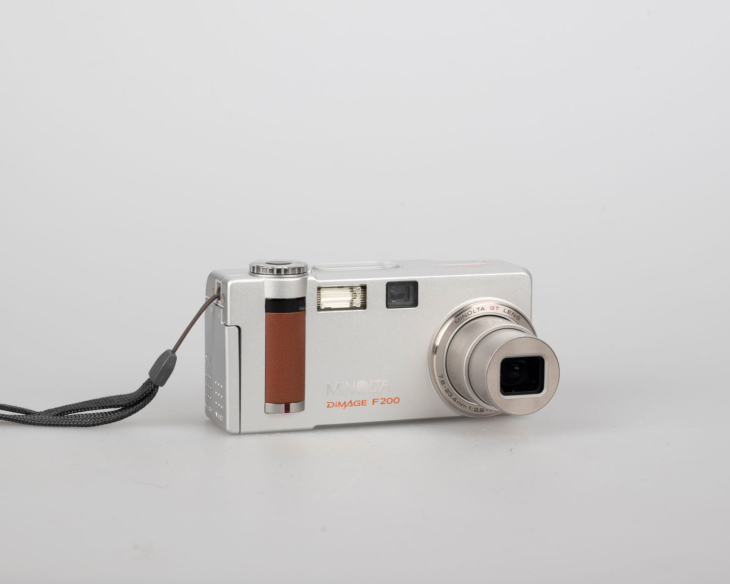 Minolta DiMage F200 4 MP CCD sensor digicam w/ 256MB SD + original box + manuals (uses AA batteries)