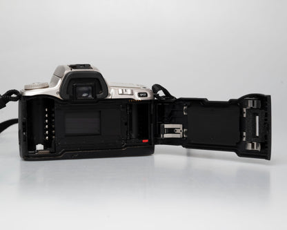 Minolta Dynax 404si film door open