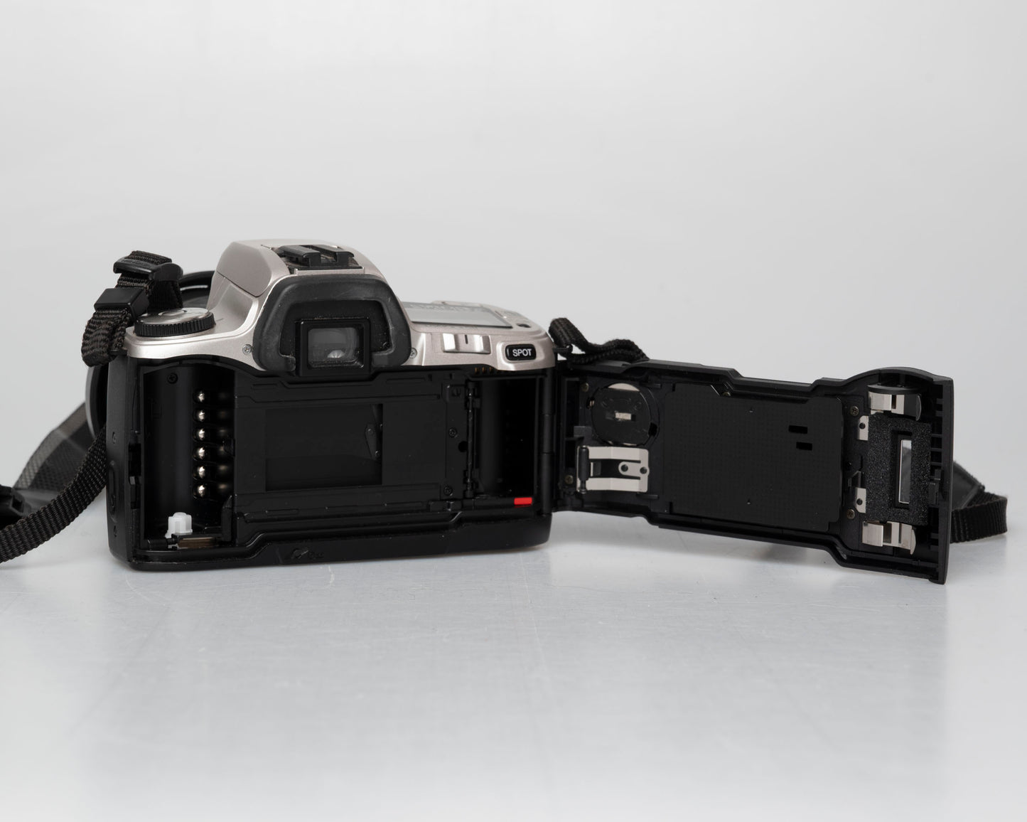 Minolta Dynax 505si reflex 35mm à film avec objectif 28-80mm (série 95905417)